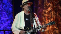 neil-young-journeys-
